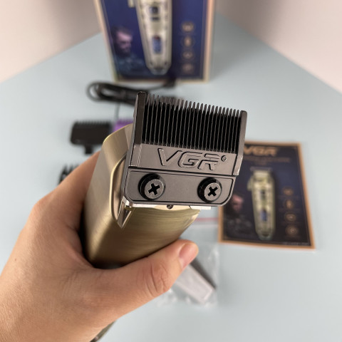 Машинка для стрижки VGR V-005 Gold акумуляторна з 8 насадками
